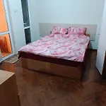 Apartament на центъра на до фонтаните и морето и градинта Warna